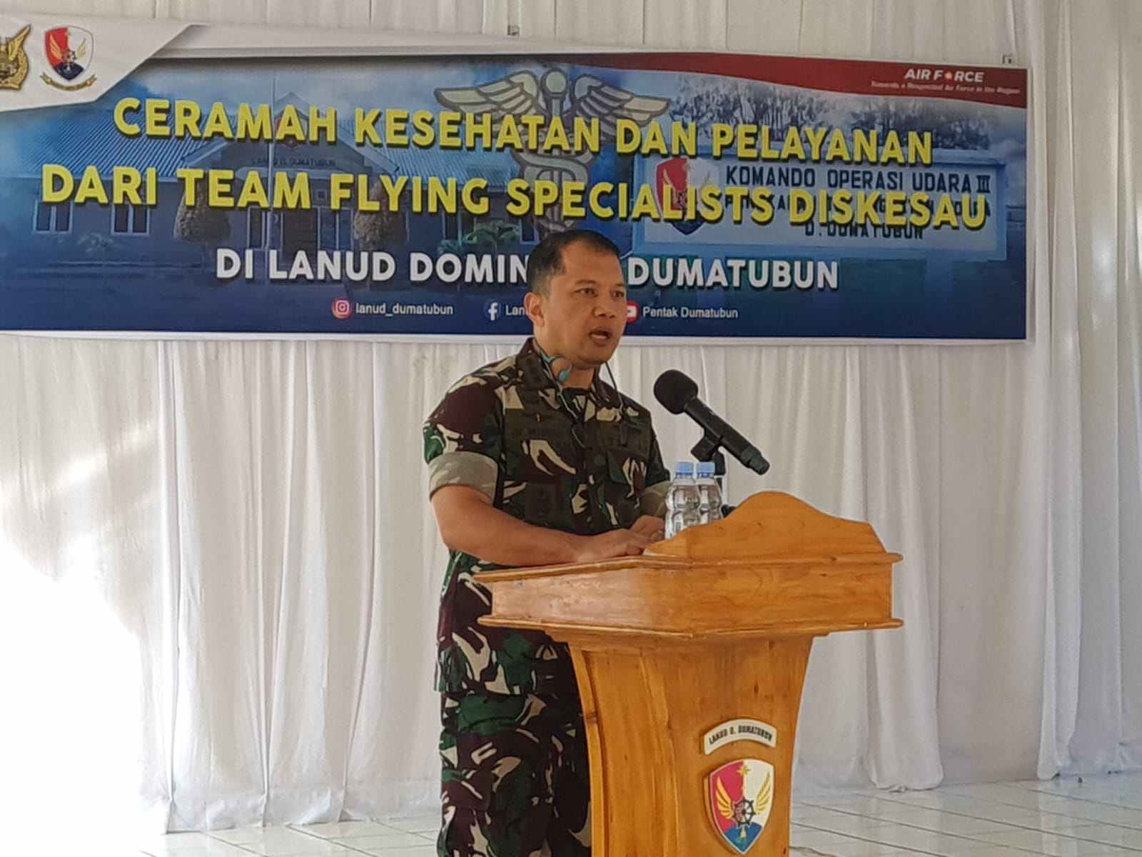 Tim Flying Specialist Diskesau Ceramah Kesehatan Bagi Personel Lanud