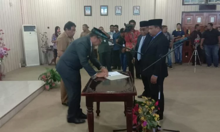 Bupati lantik rettob jadi penjabat sekda malra