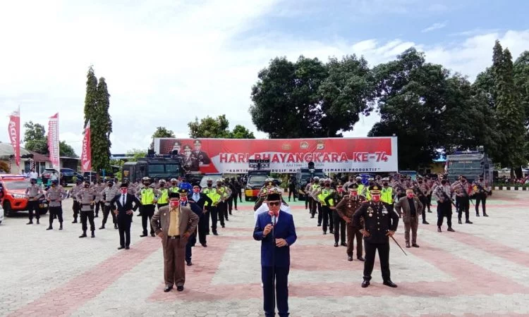 Peringatan hut bhayangkara polres malra ke 74