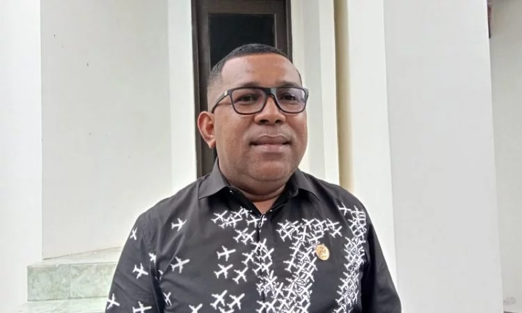 Wakil ketua dprd malra bosko rahawarin