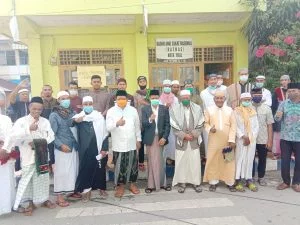 Walikota dan wawali tual sholat idul adha di masjid agung kota tual 1