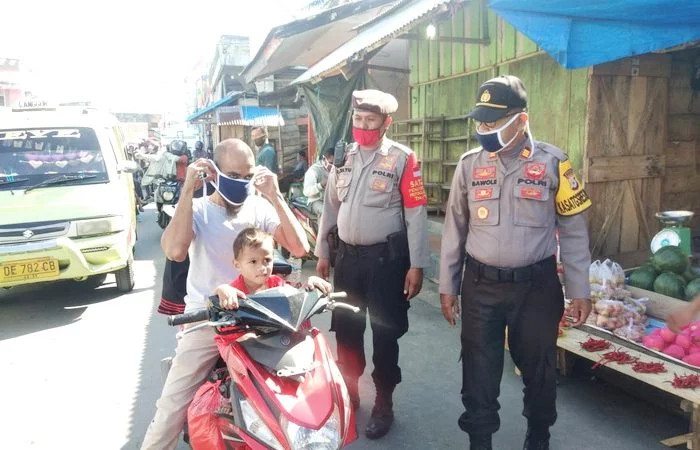 Giat operasi aman ii 2020 polres maluku tenggara di pasar tual