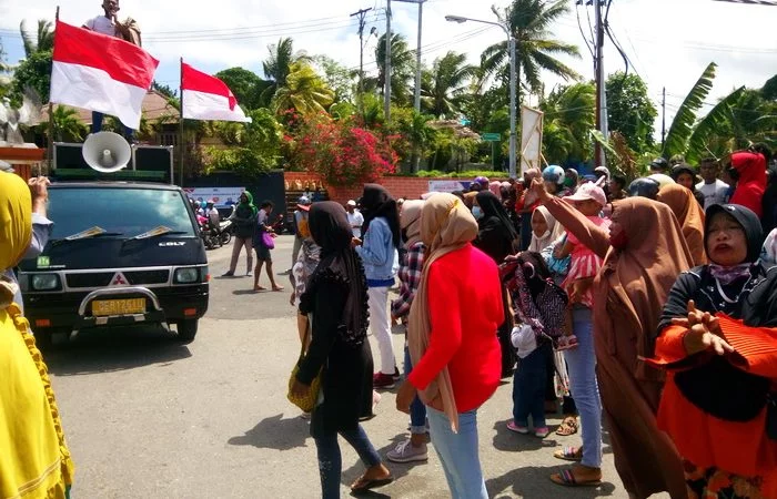 Pengungsi lupus demo di hut ri ke 75 dua tahun hidup terlantar 1