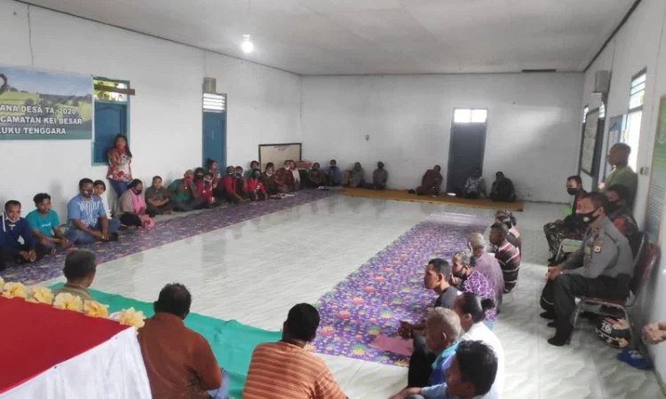 Suasana jalanya sidang adat kei di ohoi ler ohoilim kei besar