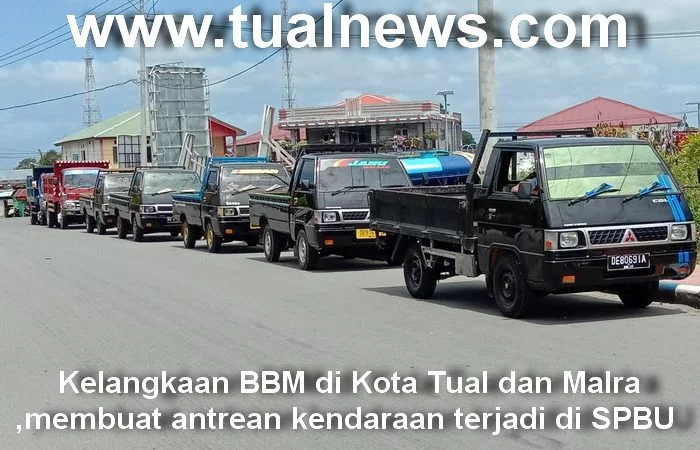 Antrean kendaraan kota tual dan malra di spbu