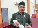 Anggota dprd kota tual, jimal kabalmay, dalam rapat paripurna dprd kota tual, rabu ( 05/5/2021 )