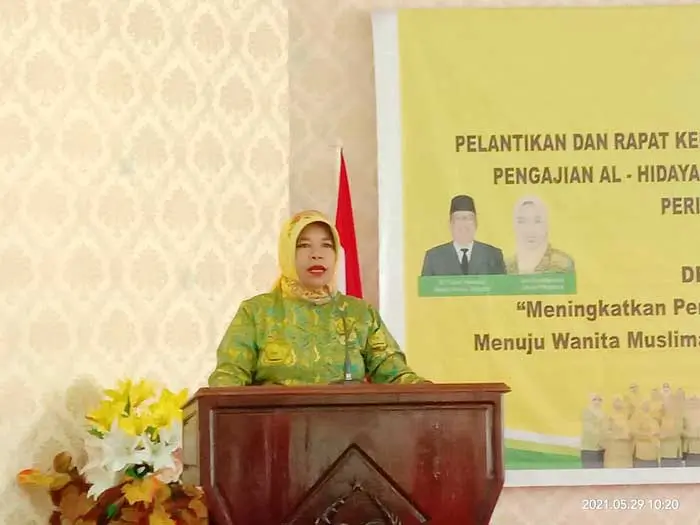 Ketua dpd pengajian al – hidayah, propinsi maluku, dr. Eka dahlan uar, m. Si,