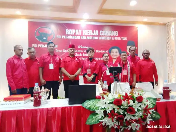 Rakercab yang berlangsung di kimson centre ohoijang, selasa ( 26/05/2021 ), dihadiri wakil ketua dpd pdi – p propinsi maluku, mercy barends dan wakil ketua dpd pdi- p maluku, irfan hamka, beserta seluruh pengurus cabang dan ranting pdi-p kabupaten maluku tenggara dan kota tual.