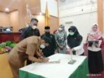 Walikota tual, adam rahayaan, dalam sambutan yang dibacakan sekretaris daerah kota tual, a. Yani renuat, pada rapat paripurna dprd kota tual, rabu ( 05/5/2021 )