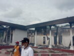 Rumah-warga-tetoat-yang-hangus-terbakar.