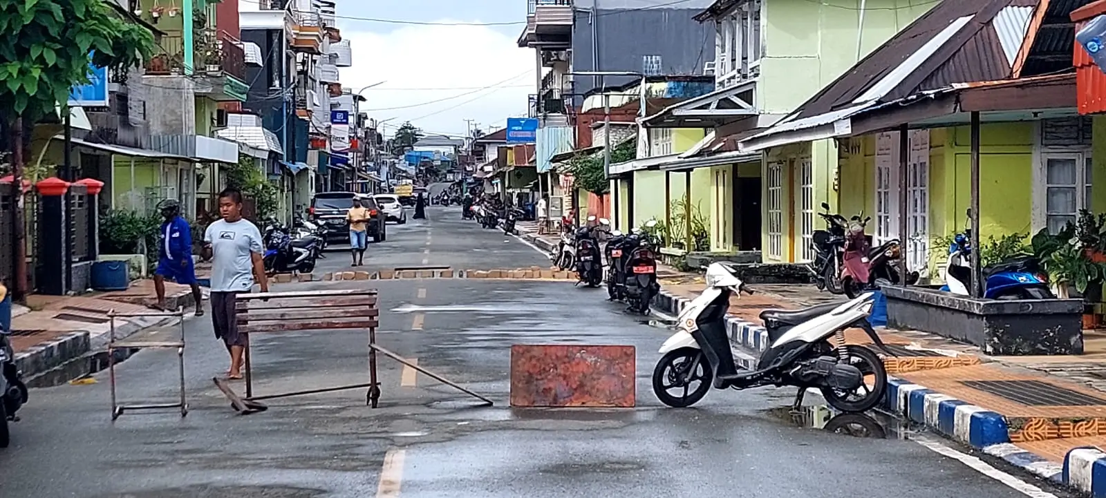 Blokade-jalan-pattimura-kota-tual-masih-berlangsung-hingga-minggu. J