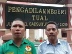 Pemohon-praperadilan-usai-pembacaan-putusan-di-pn-tual