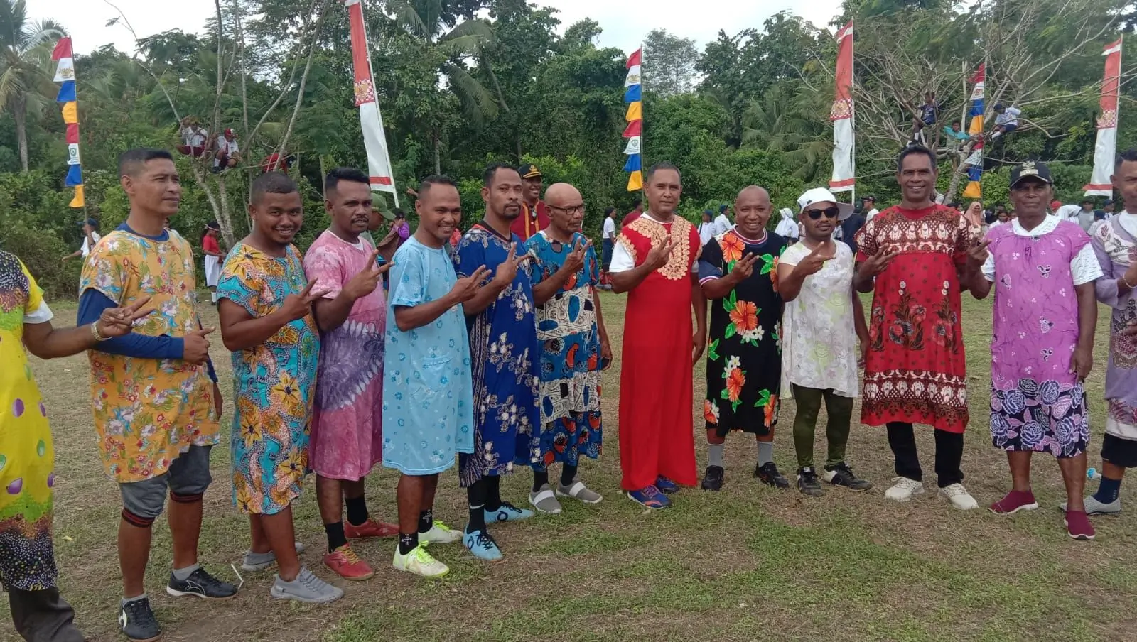 Lomba sepak bola gawang mini pakai daster antara tim camat kkt melawan tim sekcam di rumat.