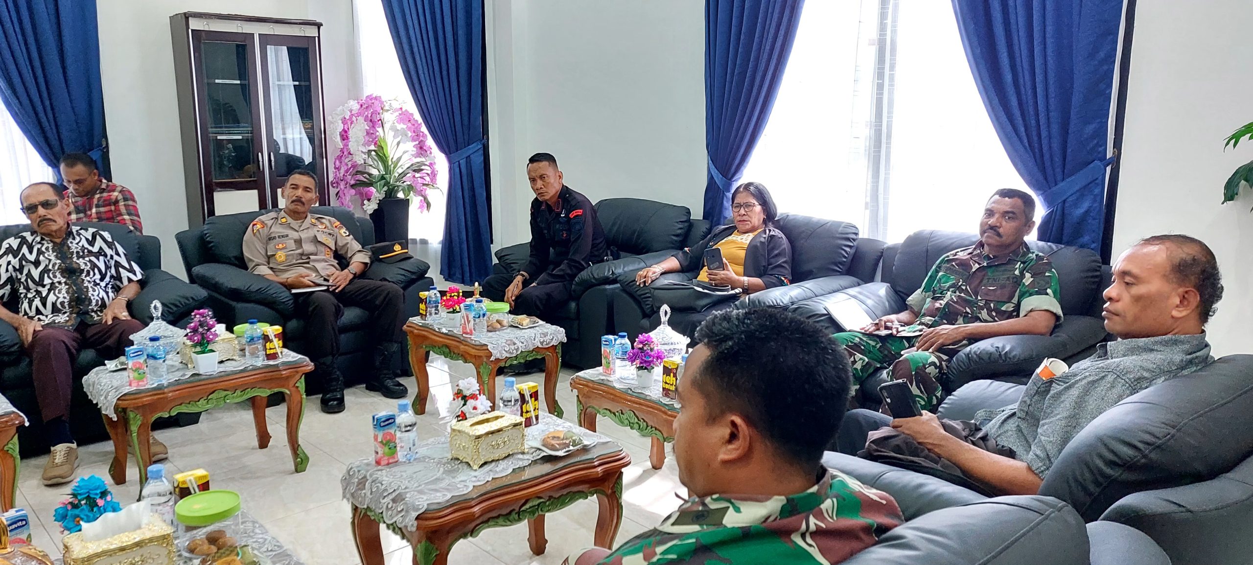 Wawali tual rapat bersama forkopimda dan tokoh agama antisipasi informasi issu hoax akibat bentrok di kei besar