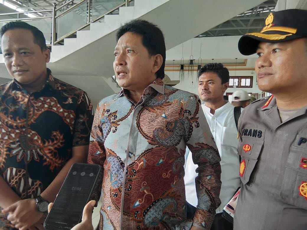 Sekda maluku sebagai ketua tim pansel uji kompetensi ppt pratama kabupaten malra dalam keterangan kepada wartawan di kantor bupati malra, jumat 21 juli 2023