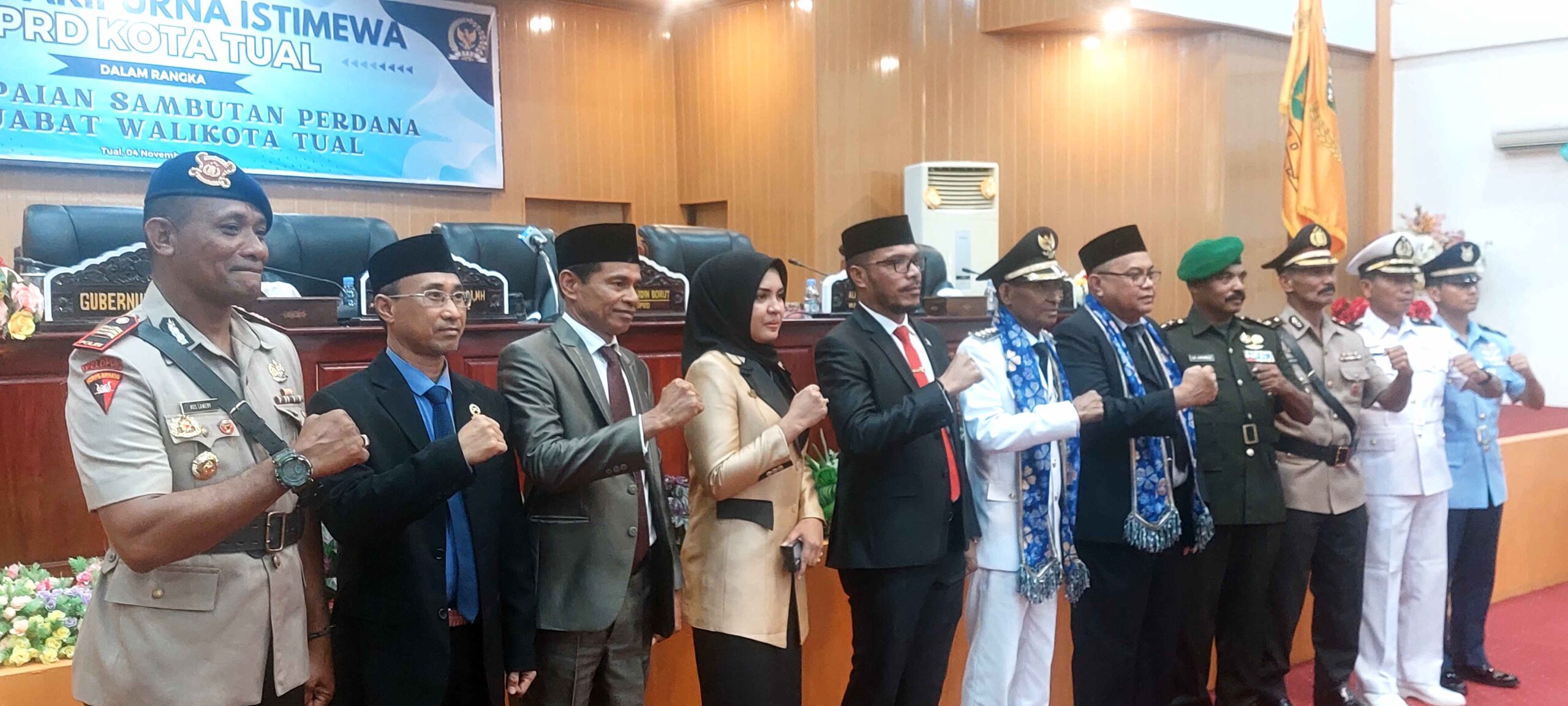 Penjabat walikota tual bersama pimpinan dan anggota dprd kota tual